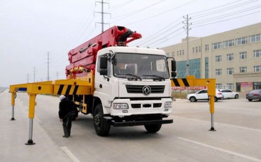 36米小型混凝土泵车